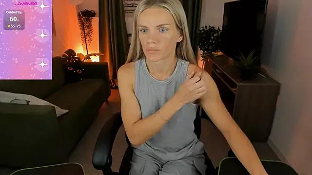 ViollaWise from StripChat is Freechat