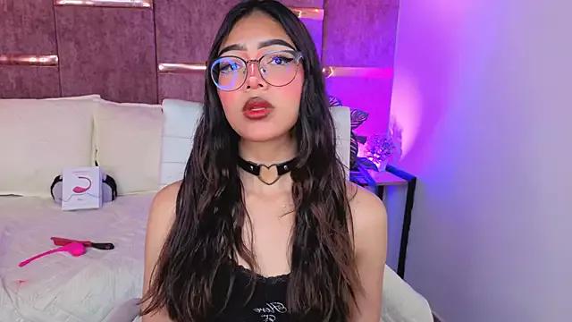 viollettebylyly from StripChat is Freechat