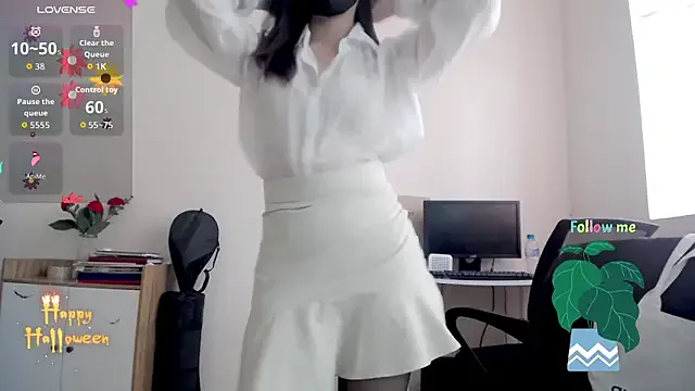 Virgin22_office from StripChat is Freechat