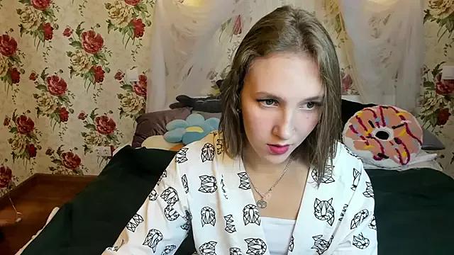 VirginiaMoore from StripChat is Freechat