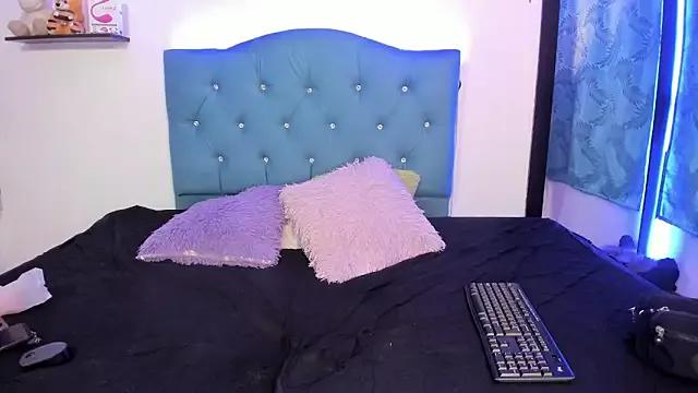 Vivi__honey from StripChat is Freechat