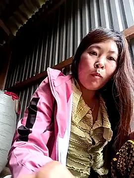 Vivi_cute from StripChat