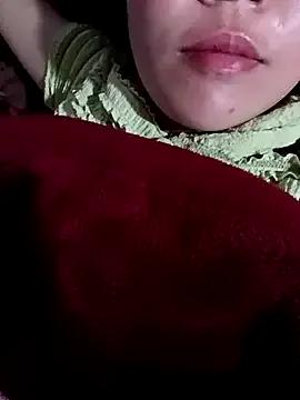 vivi_cute from StripChat is Freechat