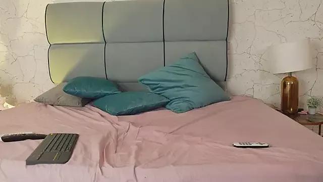 Try our streaming cams variety and talk on a personal level with our adorable girls streamers, showing off their bountiful shapes and dildos.