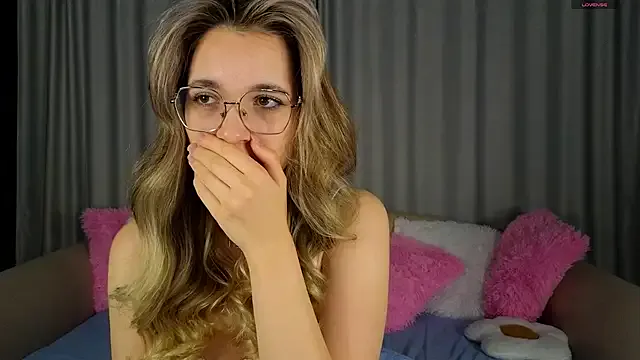 vivyboo111 on StripChat 