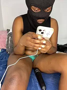 wellbuiltDiosa from StripChat is Freechat