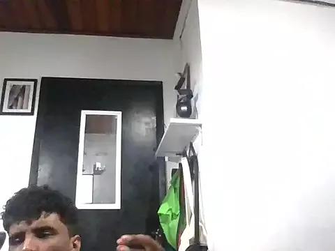 WellingtonPiettroRio from StripChat is Freechat