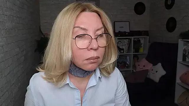 Wendy_Waves from StripChat is Freechat