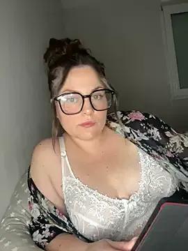 whitequeen_xxx from StripChat is Freechat