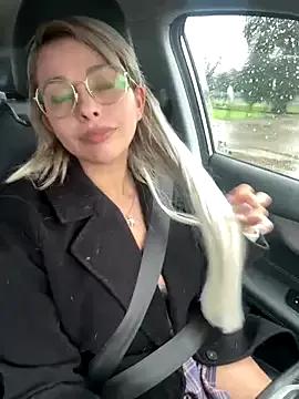 WhiteSnow09 from StripChat is Freechat