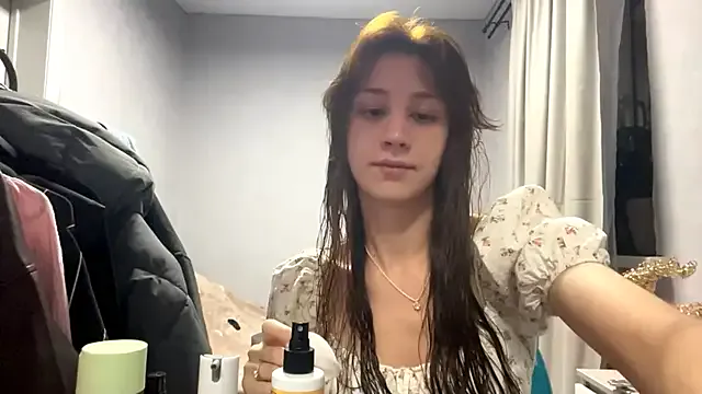 WildPeachh from StripChat is Freechat