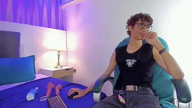 Will_Turneer from StripChat is Freechat