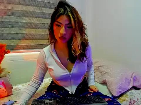Willow_Rosse from StripChat is Freechat
