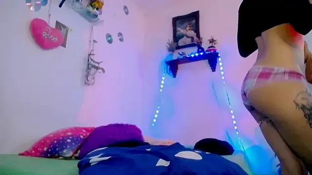 Try our streaming cams variety and talk on a personal level with our adorable girls streamers, showing off their bountiful shapes and dildos.