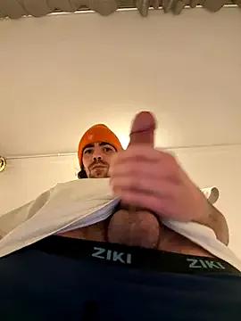 wolfwhite95 from StripChat is Freechat