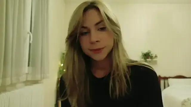 wonderalice31 from StripChat is Freechat