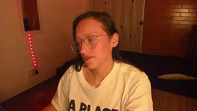 WorthyOfSlave from StripChat is Freechat