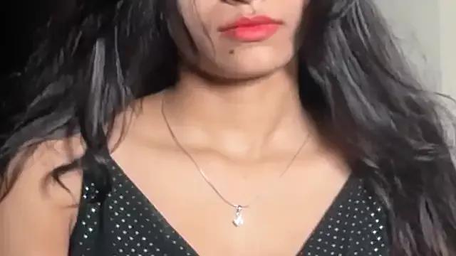Wow-nisha from StripChat is Freechat