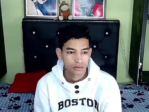 x_oliver_x from StripChat is Freechat