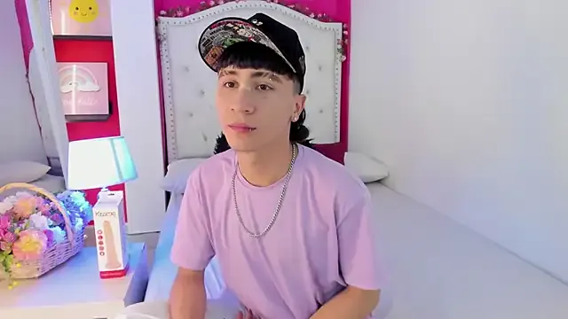 XaanderGrey on StripChat 