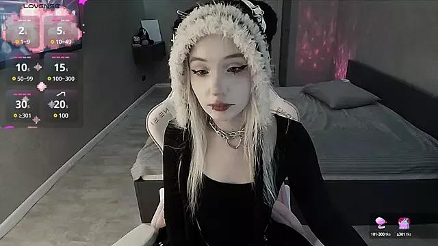 Try our streaming cams variety and talk on a personal level with our adorable girls streamers, showing off their bountiful shapes and dildos.