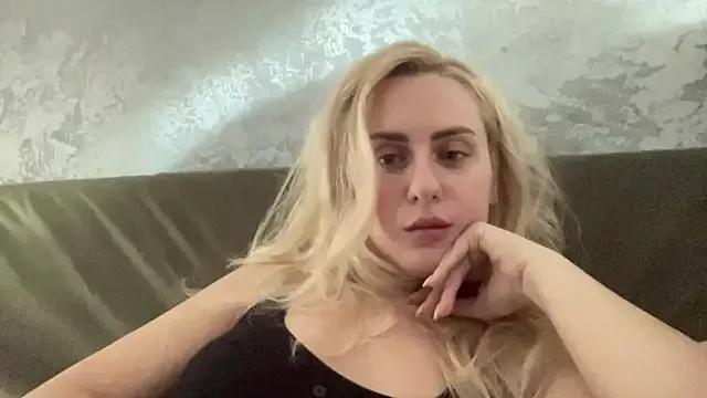 Xavelline from StripChat is Freechat