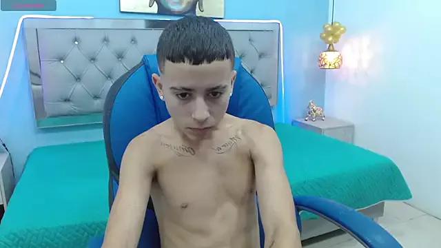 Xavii18 from StripChat is Freechat