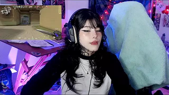 Try our streaming cams variety and talk on a personal level with our adorable girls streamers, showing off their bountiful shapes and dildos.