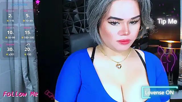 xHugeHarleySelfsuckerx from StripChat is Freechat