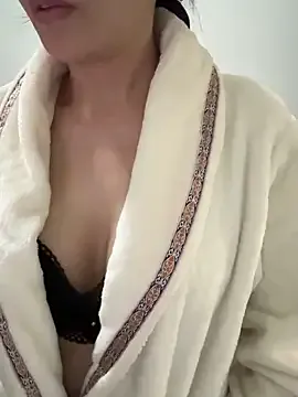 xiiuuff18 on StripChat 