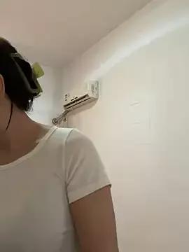 xiiuuff18 from StripChat