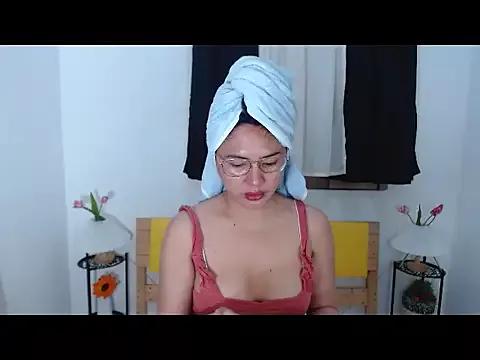 XJuanitaBananaX from StripChat is Freechat