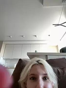 XMelissaX from StripChat is Freechat