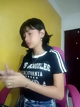 Xoxo_milk from StripChat