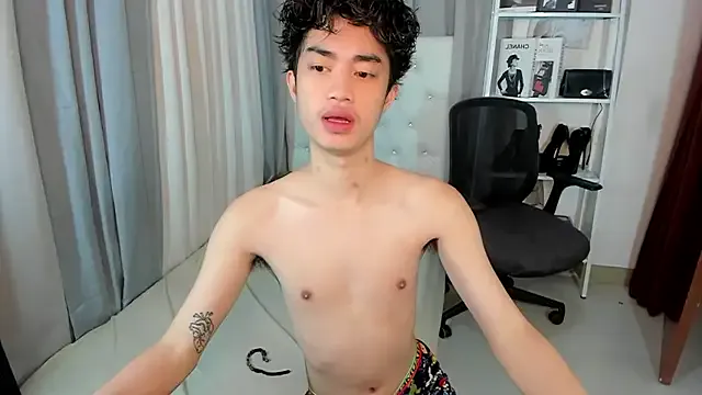 xsianhotcocxx from StripChat is Freechat