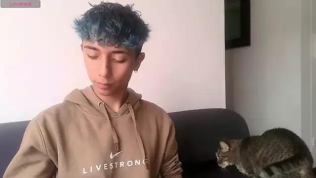 XxAaron_EvilxX from StripChat