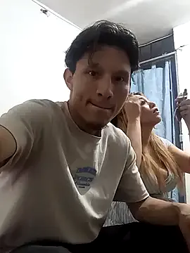 xXAndreyAndMariaXx from StripChat is Freechat