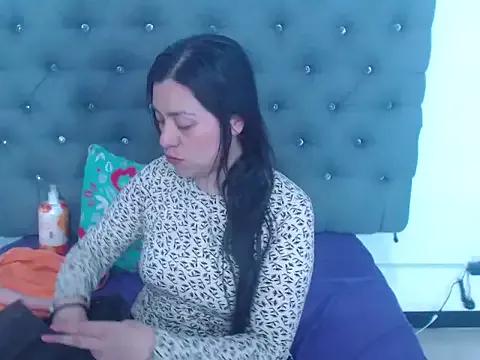 XxxAmySquirAmazingxxX from StripChat is Freechat