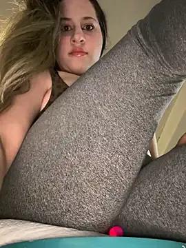 xxxcouple4 from StripChat is Freechat