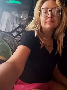 xXxWhoreAbleX on StripChat 