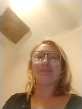 xXxWhoreAbleX on StripChat 