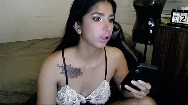 Yanaleciousxx from StripChat