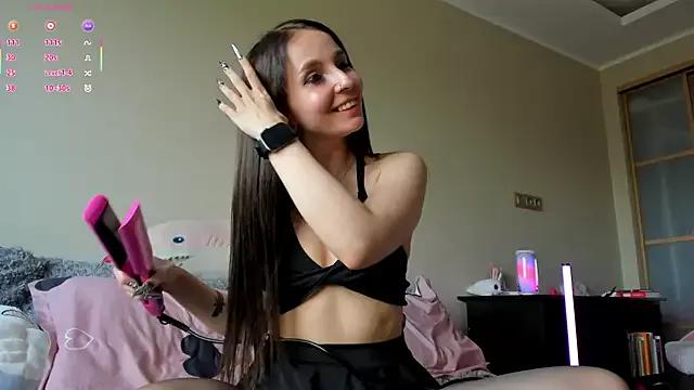 YaraAveiri from StripChat