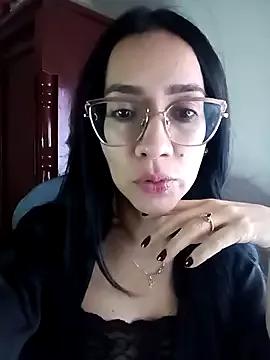 YaraDuarte from StripChat is Freechat