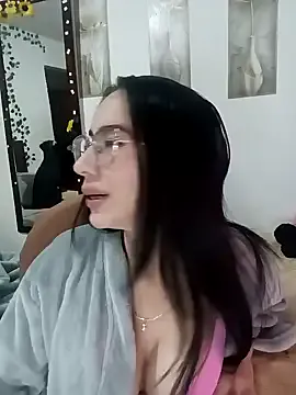 YaraDuartee on StripChat 