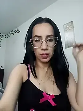 YaraDuartee on StripChat 