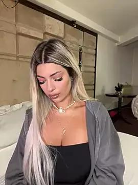 YaraMoon_ from StripChat
