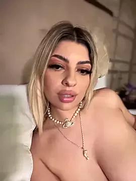 YaraMoon_ from StripChat is Freechat