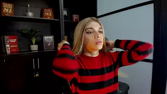 Try our streaming cams variety and talk on a personal level with our adorable girls streamers, showing off their bountiful shapes and dildos.