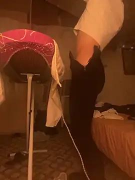 Yasmine47 from StripChat is Freechat